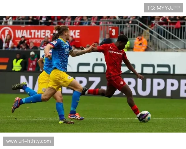 斯图加特3-1科隆，瓦尔德施密特助攻阿赫扳平比分